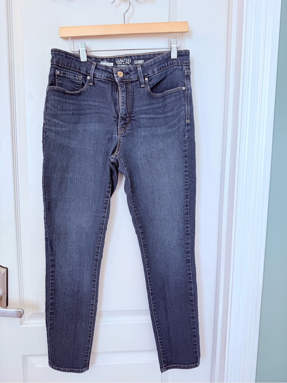 Signature by Levi Strauss Women's Skinny Jeans